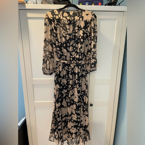 MANGO Flowy Flower Print Dress 8 Black & Cream - Picture 2 of 4